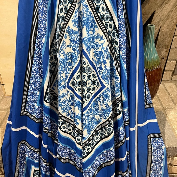 Eliza J maxi dress in blues, whites and black.  Halter top.  Size 6. - Picture 6 of 9
